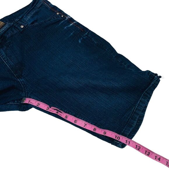 10/$25🦋 Give Me 5ive Medium Wash Denim Bermuda Shorts - Size 14 - Picture 9 of 12